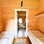 Letniskowe Drewniane Szenodo Na Jodlowej W Debinie Σπίτι διακοπών