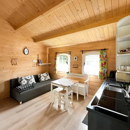 Dom wakacyjny Letniskowe Drewniane Szenodo Na Jodłowej *