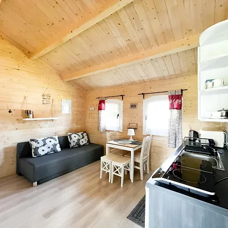 Letniskowe Drewniane Szenodo Na Jodlowej Vakantiehuis Debina (Ustka)