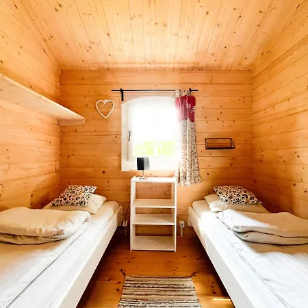 Letniskowe Drewniane Szenodo Na Jodlowej W Debinie-rowy - Ustka * Debina (Ustka)