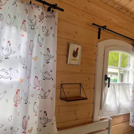 Casa de Férias Letniskowe Drewniane Szenodo Na Jodlowej W Debinie-rowy - Ustka