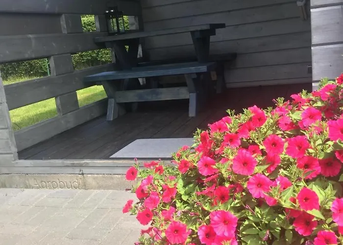 Letniskowe Drewniane Szenodo Na Jodlowej Дом отдыха Debina (Ustka)