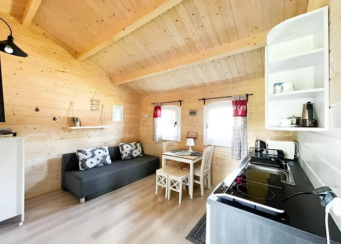 Letniskowe Drewniane Szenodo Na Jodlowej Дом отдыха Debina (Ustka)